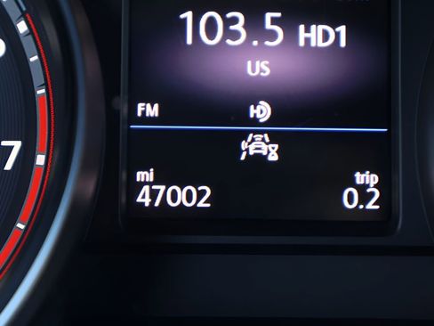 Used 2021 Volkswagen Atlas Cross Sport SE w/ Panoramic Sunroof Package image 22