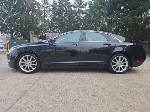 Used 2016 Lincoln MKZ w/ Equipment Group 200A Select image 4
