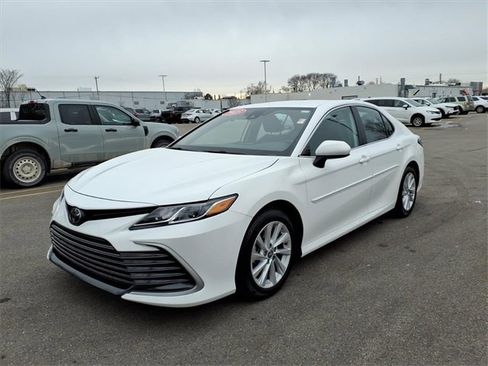 Certified 2023 Toyota Camry LE image 3