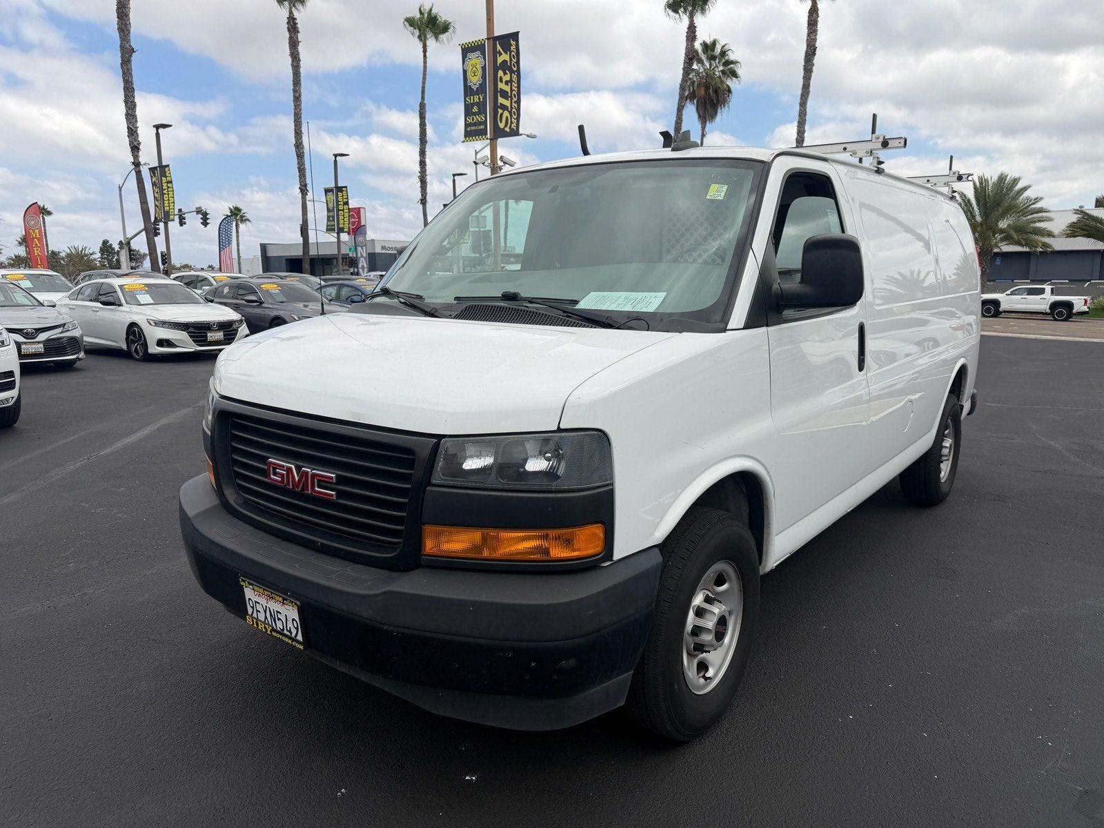 Used 2023 GMC Savana 2500 w/ Driver Convenience Package RWD image 3