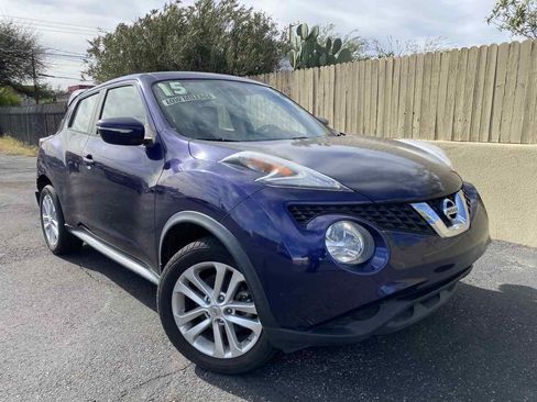 Used 2015 Nissan Juke S FWD image 4
