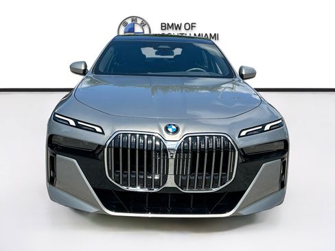 Certified 2023 BMW 740i w/ Parking Assistance Package RWD image 2