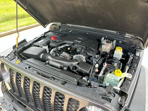 Used 2020 Jeep Gladiator Sport w/ Quick Order Package 24S AWD/4WD image 25