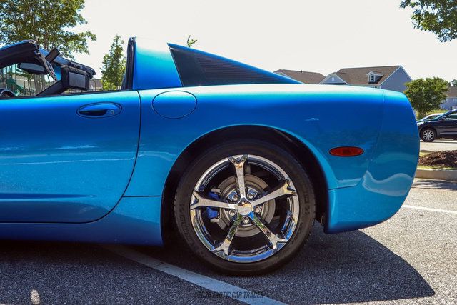 Used 1998 Chevrolet Corvette Coupe w/ Roof Pkg RWD image 5