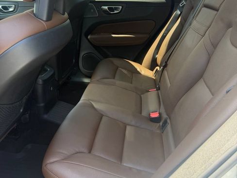 Used 2018 Volvo XC60 T8 Inscription w/ Advanced Package AWD/4WD image 9
