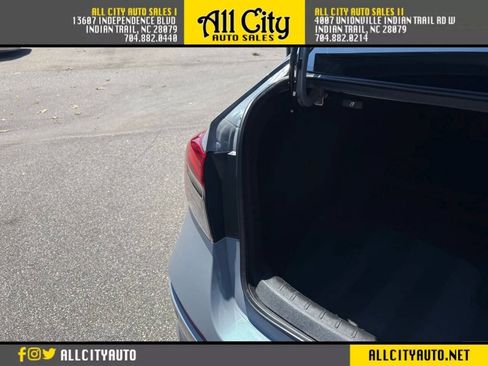 Used 2022 Honda Civic Touring image 40