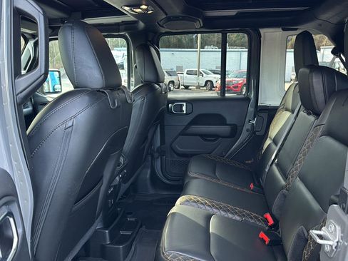 Used 2023 Jeep Wrangler Unlimited Sahara image 9