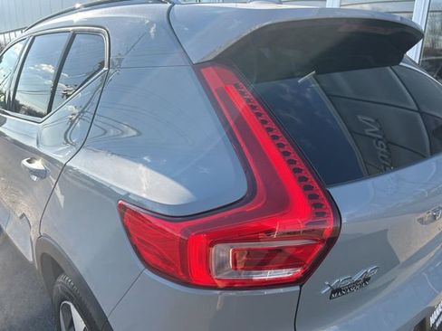 Certified 2025 Volvo XC40 B5 Plus image 9