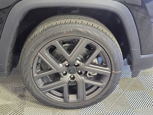 New 2026 Jeep Compass Latitude w/ Sun and Sound Group image 18