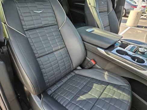 Used 2026 Cadillac Escalade V w/ LPO, ONYX Package AWD/4WD image 26