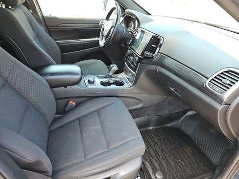 Used 2019 Jeep Grand Cherokee Laredo image 10
