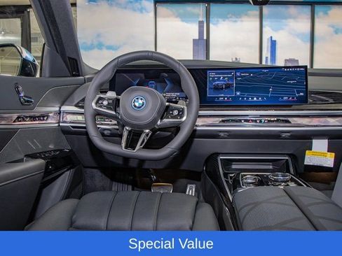 Used 2025 BMW 750e xDrive w/ Premium Package AWD/4WD image 17