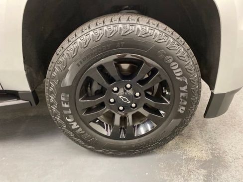 Used 2015 Chevrolet Suburban LT AWD/4WD image 28