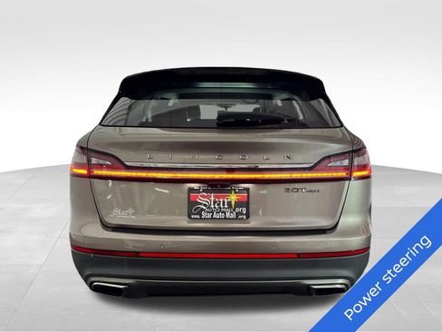 Used 2019 Lincoln Nautilus Premier AWD/4WD image 6