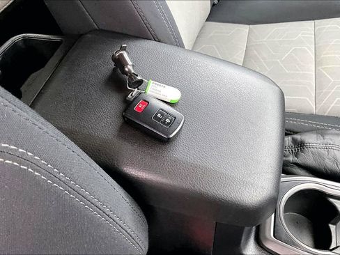 Used 2021 Toyota Tacoma TRD Off-Road w/ Technology Package image 16