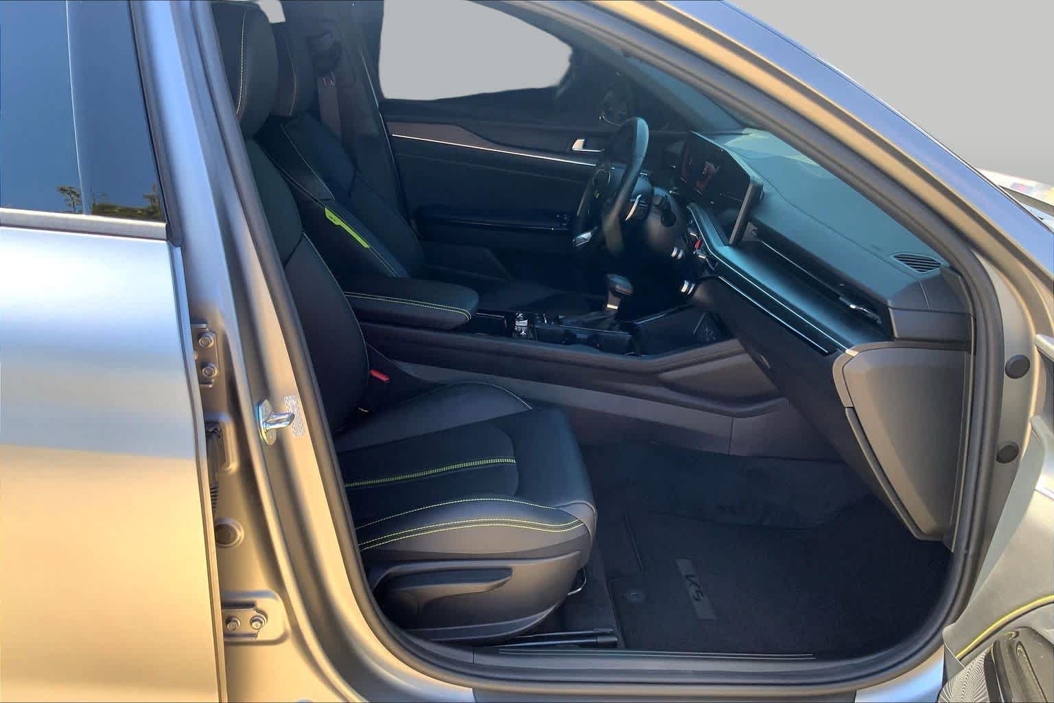 Used 2025 Kia K5 GT FWD image 9
