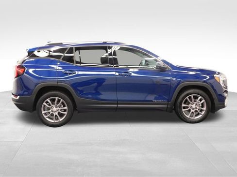 Used 2023 GMC Terrain SLT image 11