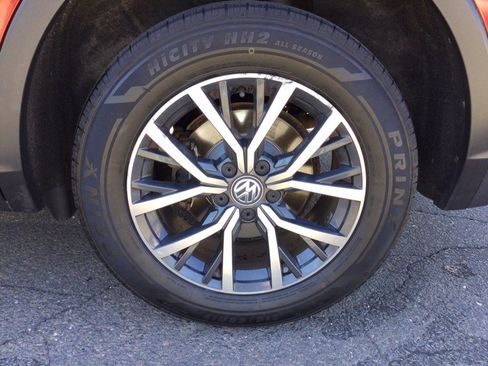 Used 2018 Volkswagen Tiguan SE w/ Panoramic Sunroof Package AWD/4WD image 48