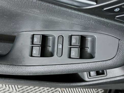 Used 2018 Volkswagen Jetta SE image 15