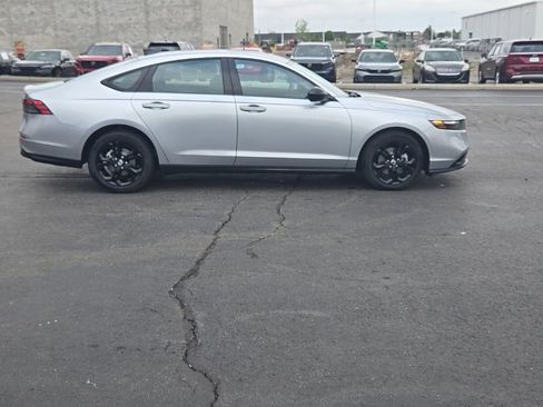 Certified 2025 Honda Accord SE image 8