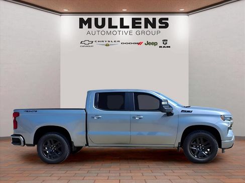 New 2025 Chevrolet Silverado 1500 RST w/ Dark Appearance Package AWD/4WD image 4