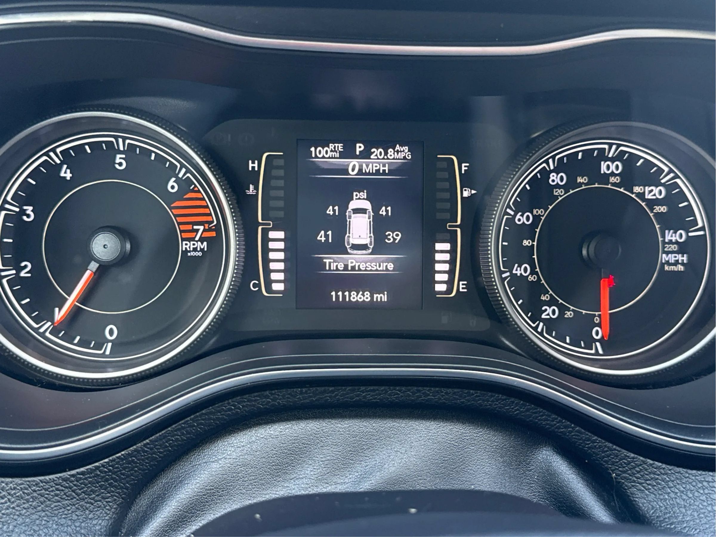 Used 2019 Jeep Cherokee Latitude Plus w/ Cold Weather Group AWD/4WD image 16