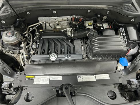 Used 2021 Volkswagen Atlas SEL Premium image 18