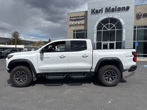 Used 2026 Chevrolet Colorado ZR2 w/ Technology Package AWD/4WD image 8