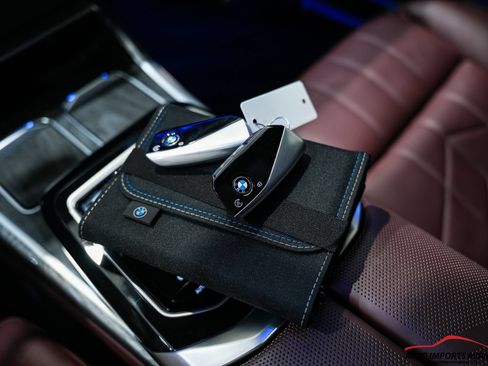Used 2024 BMW 760i xDrive w/ Executive Package AWD/4WD image 95