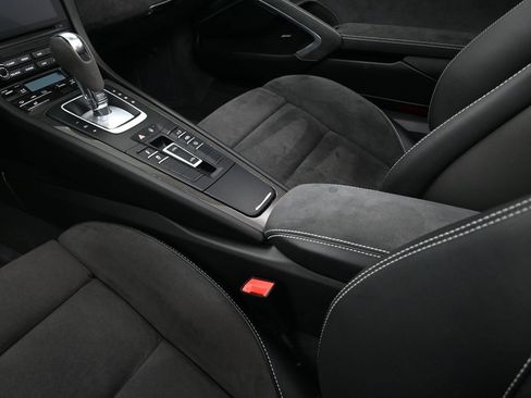 Used 2019 Porsche 911 Targa 4 GTS image 19