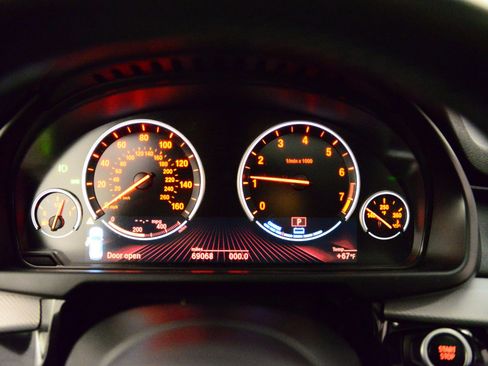 Used 2016 BMW X5 xDrive40e image 16