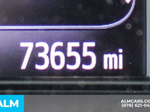 Used 2015 Toyota Camry SE w/ Moonroof Package FWD image 34
