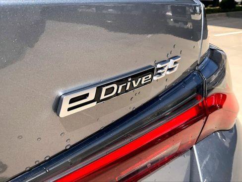Used 2023 BMW i4 eDrive35 w/ Premium Package RWD image 8