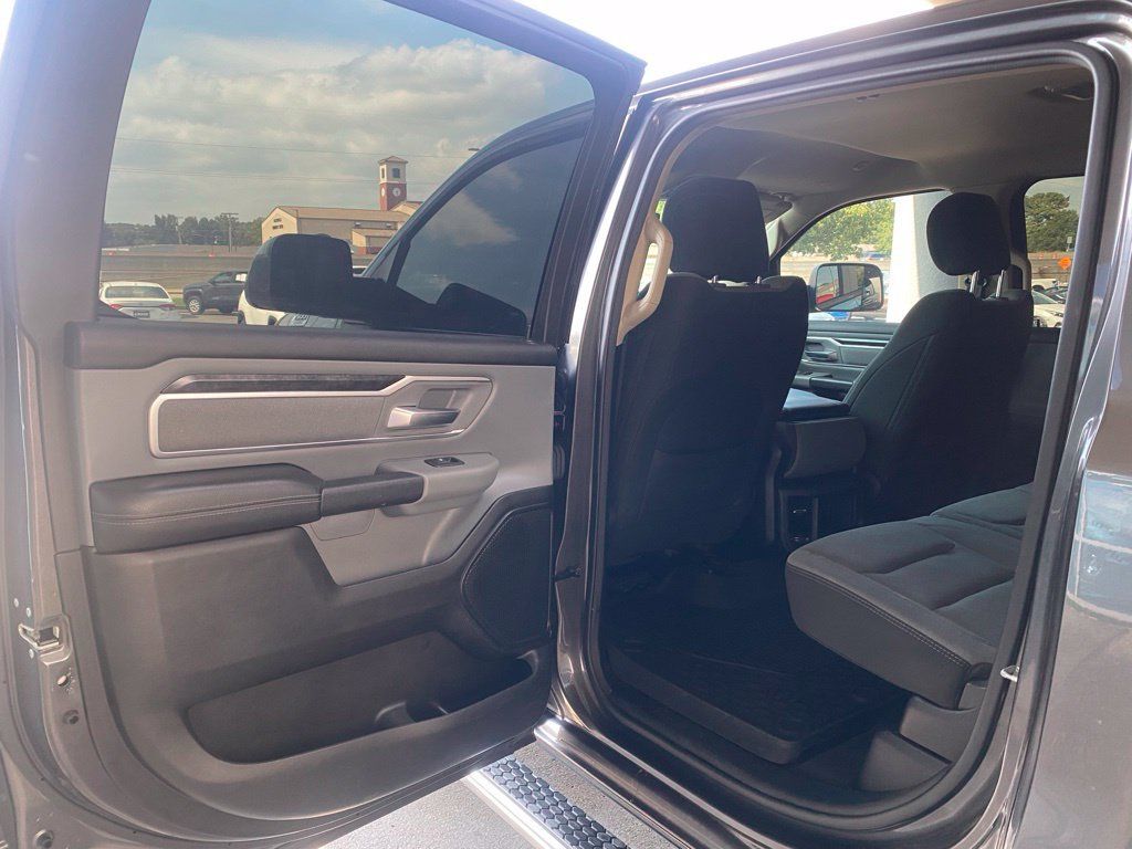 Used 2020 RAM 1500 Big Horn AWD/4WD image 30