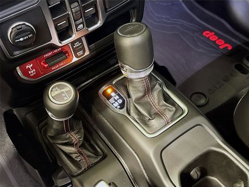 Used 2023 Jeep Gladiator Rubicon w/ LED Lighting Group image 17