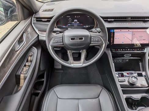 New 2026 Jeep Grand Cherokee Limited AWD/4WD image 15