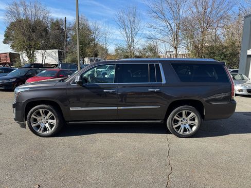 Used 2016 Cadillac Escalade ESV Premium image 4