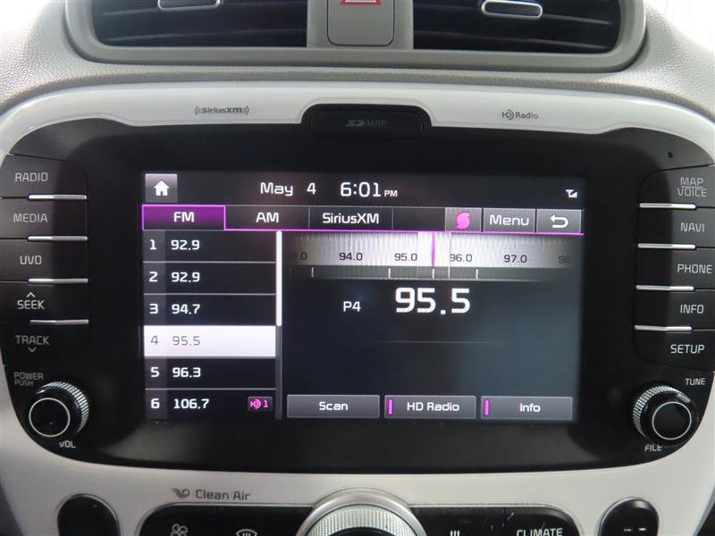 Used 2017 Kia Soul EV FWD image 25