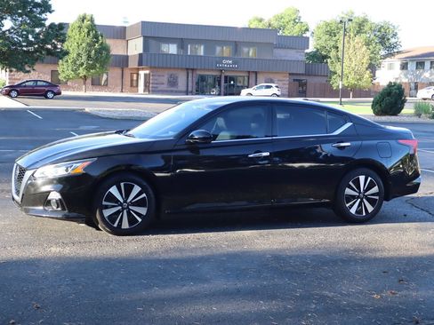 Used 2019 Nissan Altima 2.5 SV FWD image 10