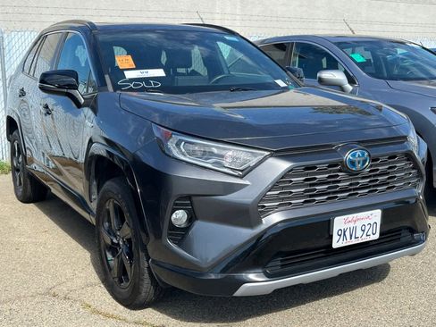 Used 2020 Toyota RAV4 XSE AWD/4WD image 3