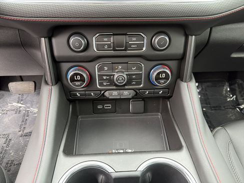 Used 2024 Chevrolet Suburban RST w/ Luxury Package image 32