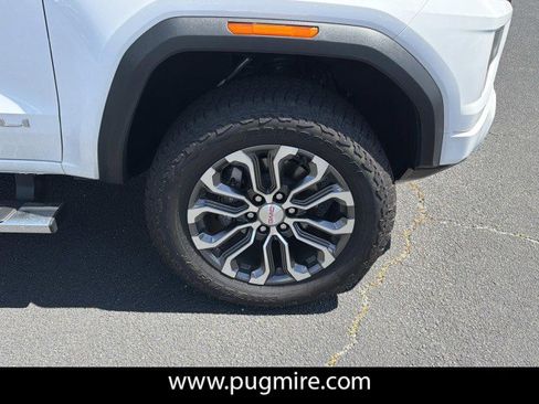 Used 2025 GMC Canyon Denali AWD/4WD image 12