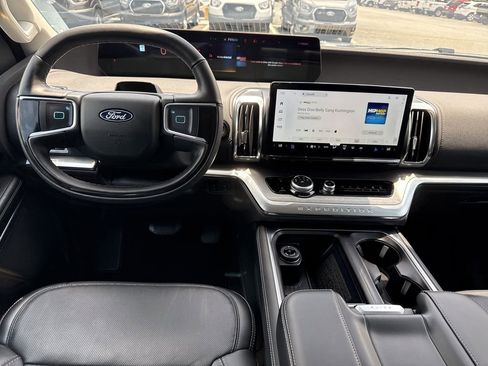 Used 2025 Ford Expedition Max Platinum AWD/4WD image 24