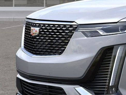 New 2025 Cadillac XT6 Luxury image 12