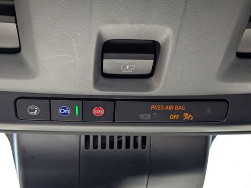 Used 2023 GMC Yukon SLT AWD/4WD image 30