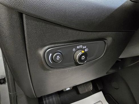 Used 2023 Chevrolet Equinox RS image 16