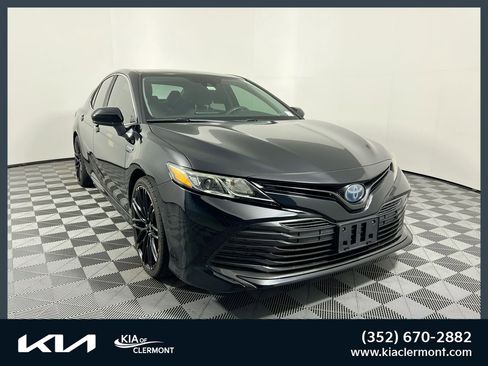 Used 2019 Toyota Camry LE image 1