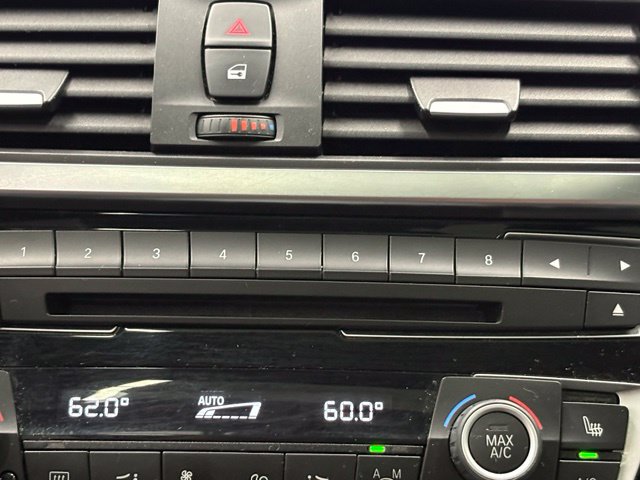 Used 2017 BMW 330i xDrive Sedan AWD/4WD image 35