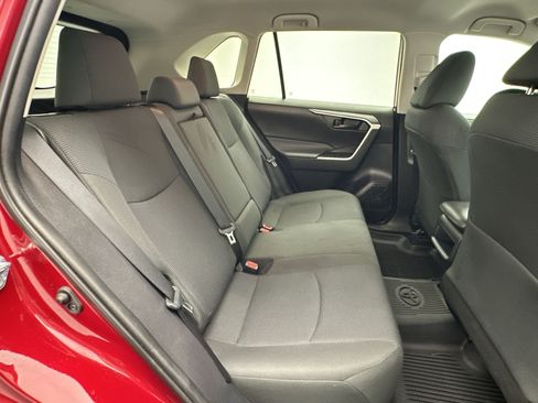 Used 2021 Toyota RAV4 LE AWD/4WD image 29