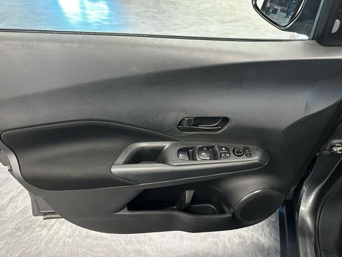 Used 2021 Nissan Kicks S FWD image 9